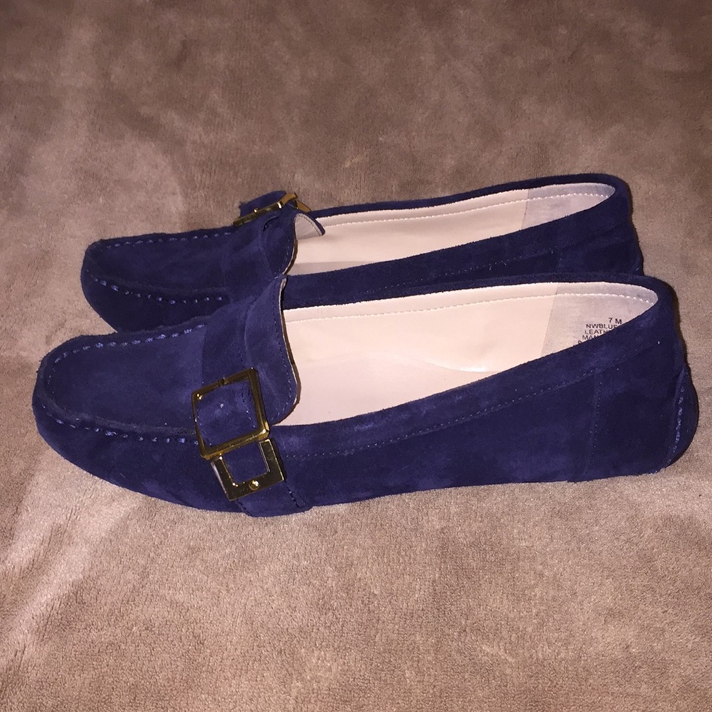 Nine West Sz 7M bl suede flats w gld buckle accent - Picture 3 of 8